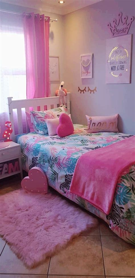 Lezorahs Flamingo Bedroom The Flamingos Made Me Do It Little Girl