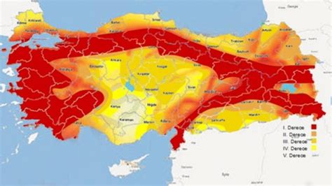Yeni haritaya göre, türkiye'nin en tehlikeli görülen deprem alanı oranı yüzde 42'den yüzde 17'ye indi. Türkiye'nin yenilenen deprem haritası elektronik ortamda