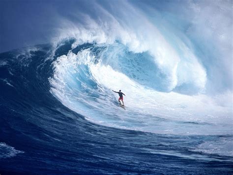 Haciendo Surf en olas gigantes Cosas únicas