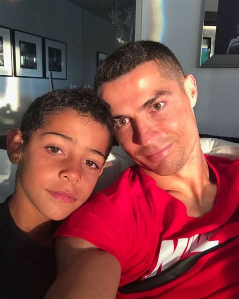 Últimas noticias y artículos sobre cristiano ronaldo jr. Hijo de Cristiano Ronaldo estrena Instagram y da la ...