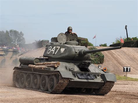 Photos T 34 Tanks T 34 85 Tankfest 2015 Army