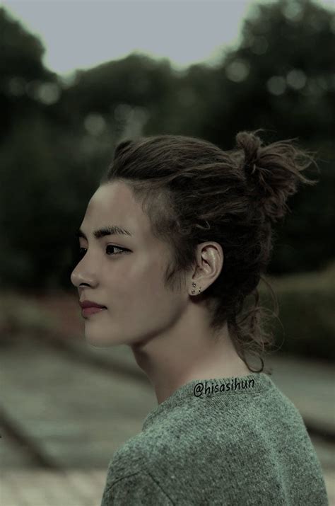 To satisfy all of our curiosities, a fan drew him with long hair in a man bun. #뷔 hashtag on Twitter