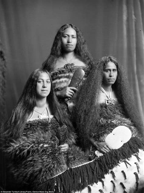 Remarkable Portraits Show The Last Traditionally Inked Maori Women In