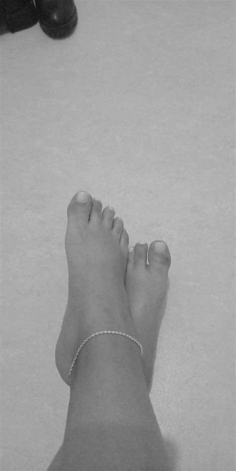bare feet 🦶🏻 my favorite ☺ fun with feet