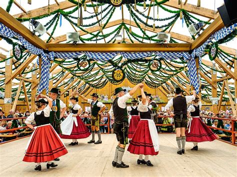 Why Oktoberfest Actually Starts In September Readers Digest Canada