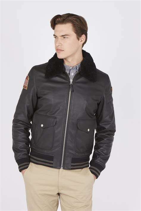 Every home is inspected by a team member, and later personally match made with a student to ensure you have a safe and enjoyable experience, all tailored to you. The Flight Jacket - Noir Uni - American College USA