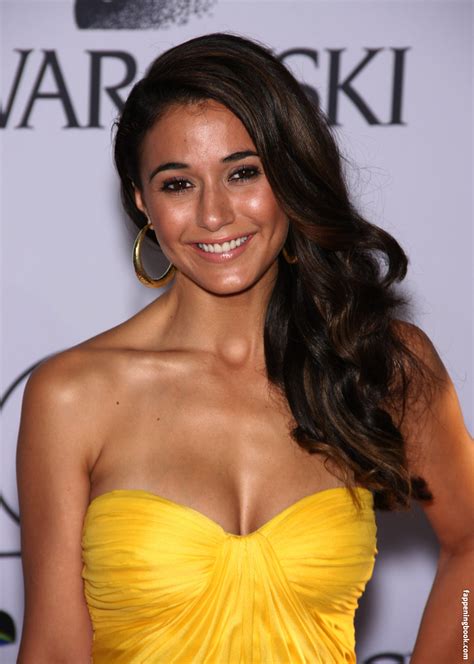 Emmanuelle Chriqui Nude The Fappening Photo 1591614 FappeningBook
