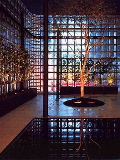 Renzo Piano Maison Hermes Floornature