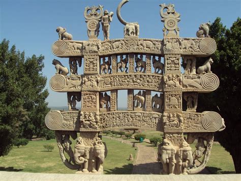 the great stupa of sanchi located in today s madhya pradesh was commissioned by emperor asoka
