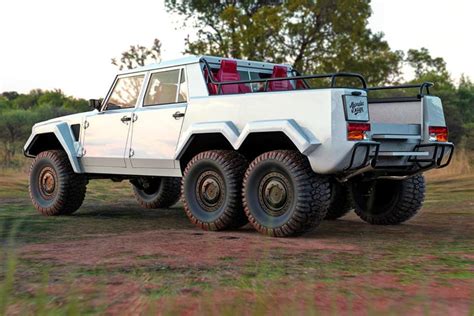 Lamborghini Lm002 6x6 Is The Ultimate Offroader Carbuzz