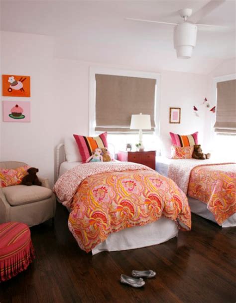 Cheery shared girls bedroom via better homes and gardens. Space-efficient and chic shared girls' bedroom design ideas