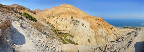 Rocks Ein Gedi In Israel Near Dead Sea — Stock Photo © Marinka 129455346