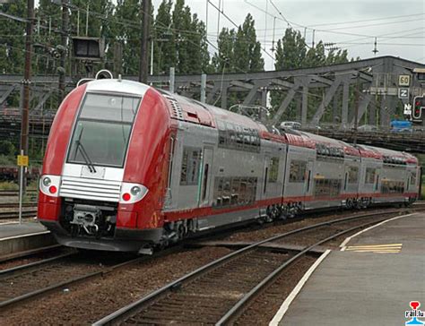 Il cfl série 2200 è stato consegnato alla cfl in 22 treni da 3 carrozze ciascuno. Automotrices à 2 niveaux CFL série 2200