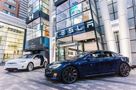 Tesla Is Now The Second Most Valuable Car Company In The Us
