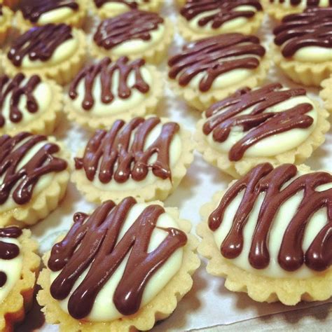 Ingredients base400g digestive biscuits150g melted butter1 tbsp nutellanutella cream cheese filling300g cream cheese1 tbsp nutella*best to be eate. Wonderful Touch By Dill Cakes: Nutella Cheese tart