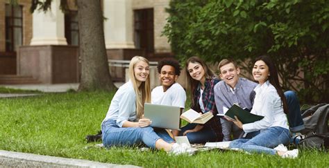 9 Best International Universities For American Students Graduates