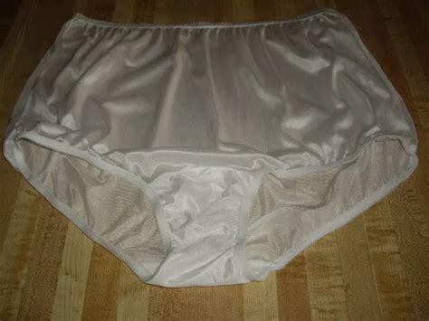 Vintage Lingerie Vanity Fair Full Cut Panties Size 7 Color White Nylon
