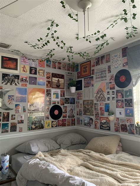 Pin By Paigerilling On My Room Dreamy Room Retro Room Indie Room
