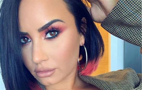 Demi Lovato tem fotos íntimas vazadas na internet OFuxico