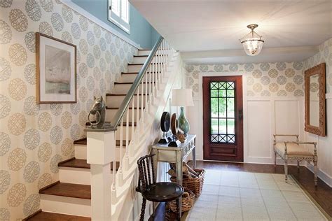 25 Gorgeous Entryways Clad In Wallpaper