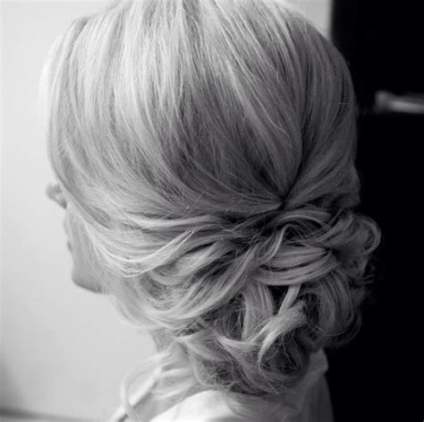 Classic Hairstyles For The Over 50 Bride