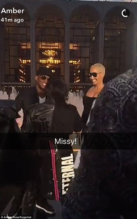 Amber Rose Shows Off Signature Curves In Bodycon Lbd At Vh1 Hip Hop