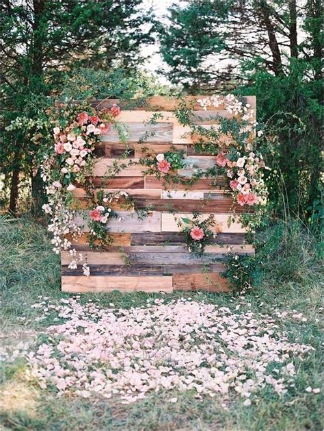 45 Cool Ways To Use Rustic Wood Pallets In Your Wedding Decor