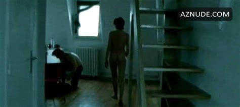 Browse Celebrity Walking Nude Images Page 1 Aznude