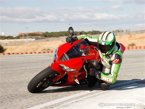 2009 Triumph Daytona 675 Motozombdrivecom