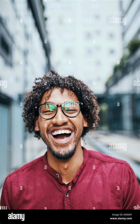 Young Man With Big Glasses Hi Res Stock Photography And Images Alamy