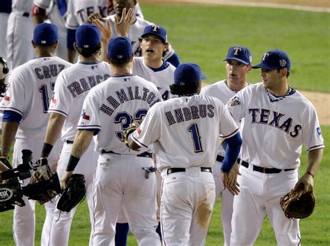 Texas Rangers Draw Closer In World Series The New York Times