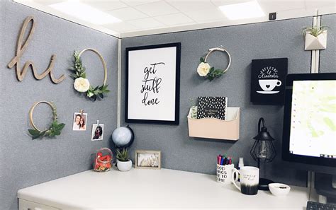 If you stare at nothing more than white walls or gray bulletin boards as you get down to business, then it's time to give the same decorating. Cubicle Chic | Work cubicle decor, Cubicle decor office, Cute office decor