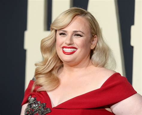 Rebel Wilson Shows Off Weight Loss In Yellow Dress — Pic Hollywood Life