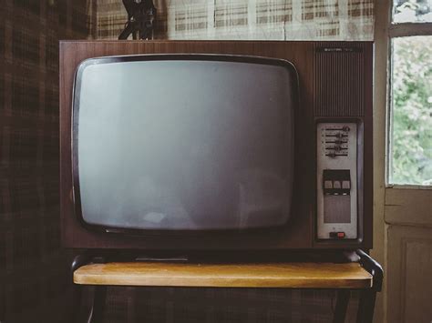 Free Download Hd Wallpaper Vintage Brown And Gray Crt Tv Television