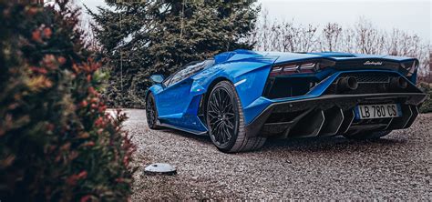 Lamborghini 2022 Aventador Blue