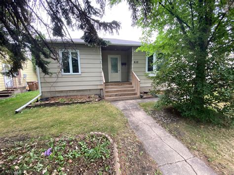 610 11th Street NW, East Grand Forks, MN 56721 | MLS: 6020565 | Edina