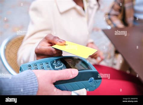 Contactless Card Paying Machine Hi Res Stock Photography And Images Alamy