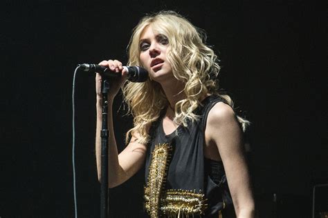Taylor Momsens Band The Pretty Reckless Share New Single