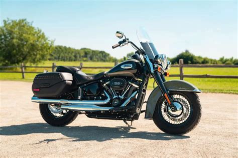 2021 Harley Davidson Heritage Classic 114 Guide • Total Motorcycle