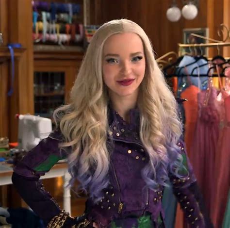 Mal I Love Her Hair And Her Outfits Dove Cameron Descendants Disney