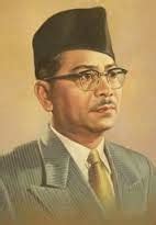 Beliau adalah menteri luar negeri pertama di indonesia dan memiliki gelar meester in de rechten yang diperoleh di unicersitas leiden, belanda pada tahun 1933. SUMBANGAN 3 TOKOH KEMERDEKAAN NEGARA