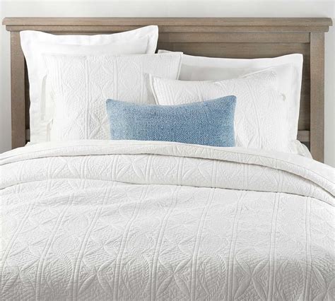 Hanna Cotton Linen Quilt And Shams White In 2020 Quilted Sham Bed Linens Luxury Pottery Barn