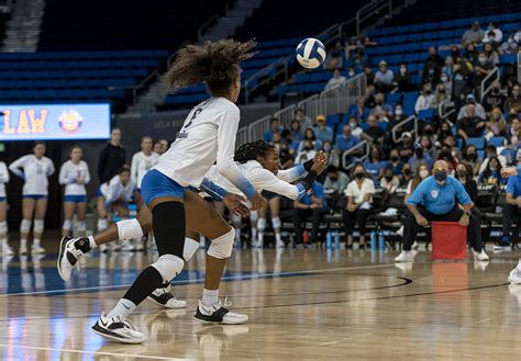Ucla Womens Volleyball Beats Oregon With Record Tying Number Of Digs