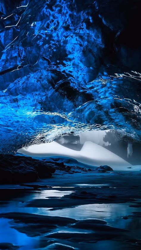 Blue Ice Cave Skaftafell National Park Iceland 4k Ultrahd Wallpaper Backiee Free Ultra Hd