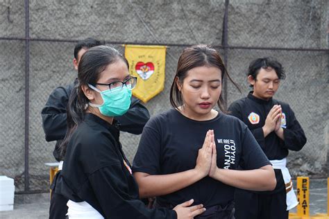 Seragam latihan sakral siswa psht. Latihan Pernafasan Psht - Eva