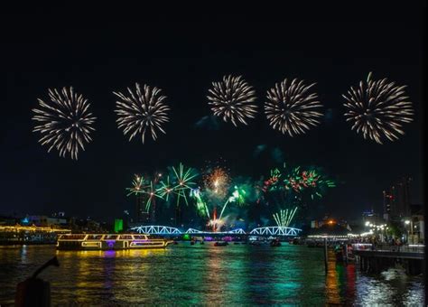 Premium Photo Celebrate The Chao Phraya River Festival With A Light