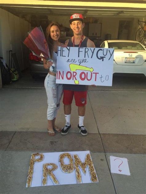 25 bizarre prom proposals that actually happened cute homecoming proposals cute prom