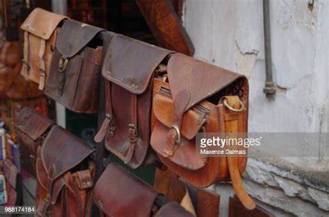 India Leather Photos Et Images De Collection Getty Images