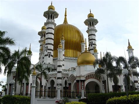 Nak tahu tempat tercantik di dunia? KEMBARA ALAM AADK: 5 Masjid Tercantik di Malaysia