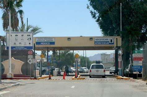 The Border Entering Mexico From Lukeville Us To Sonoyta Flickr